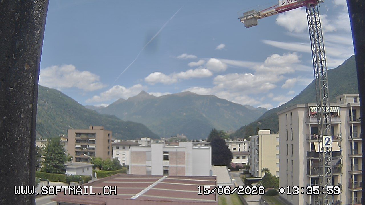 Bellinzona: Tessin, Schweiz: Giubiasco Richtung 3 Castelli di