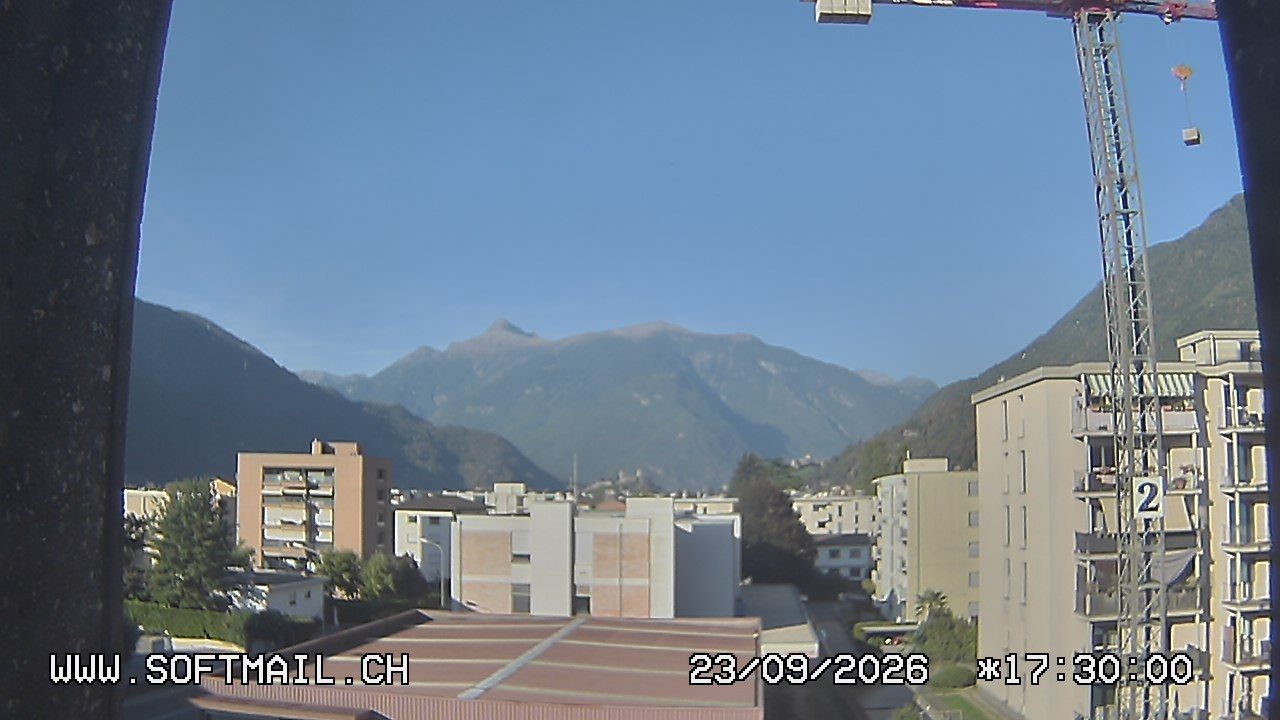 Bellinzona › Norden: Tessin, Schweiz: Giubiasco Richtung 3 Castelli di