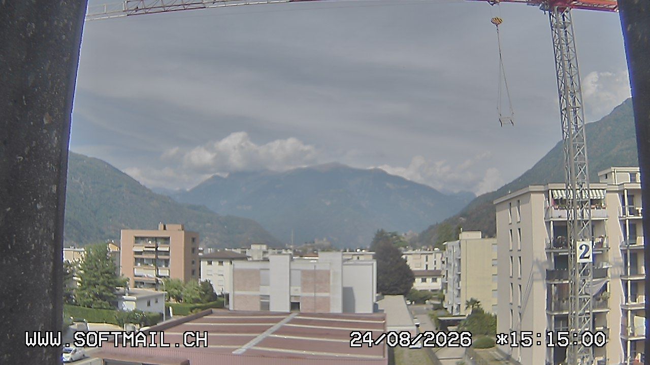 Bellinzona › Norden: Tessin, Schweiz: Giubiasco Richtung 3 Castelli di