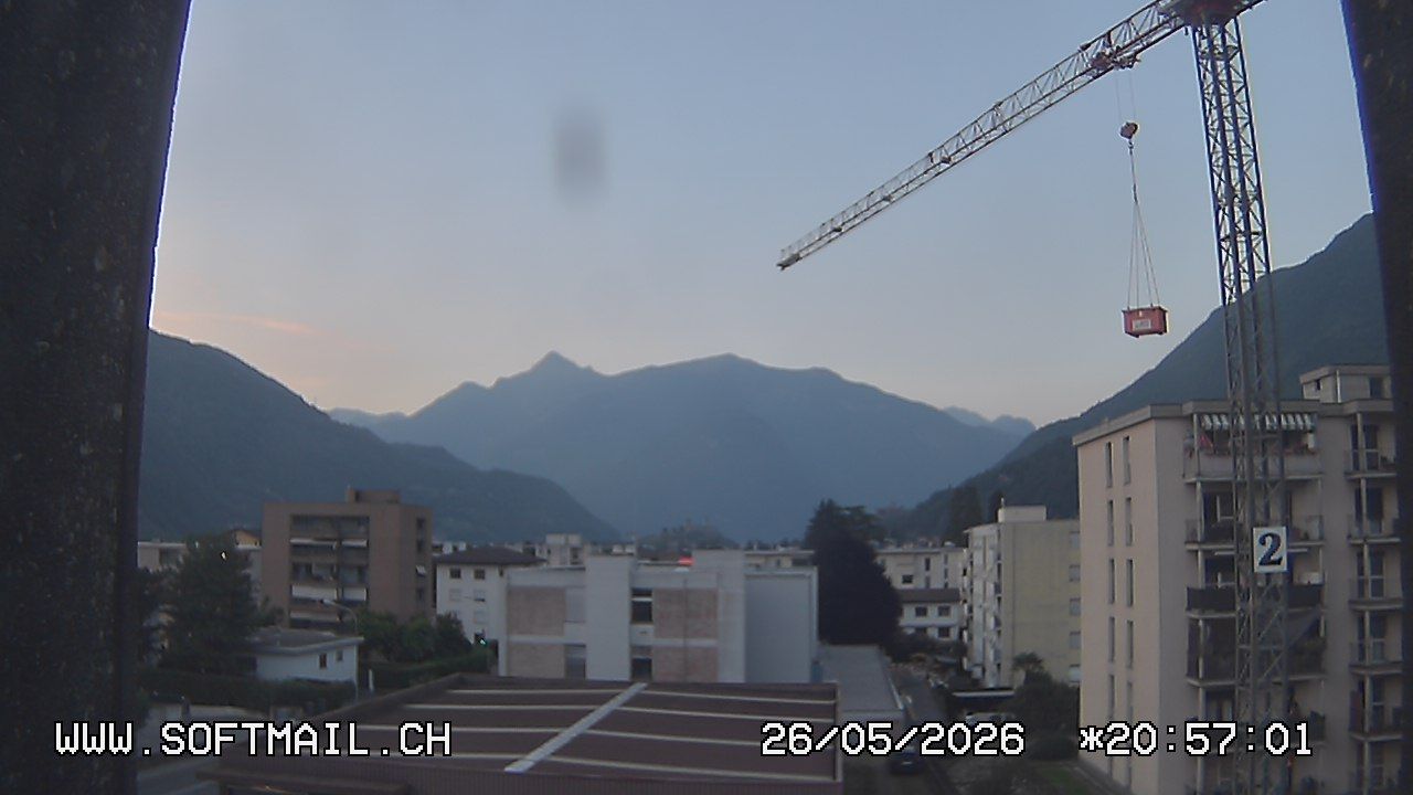 Bellinzona: Tessin, Schweiz: Giubiasco Richtung 3 Castelli di