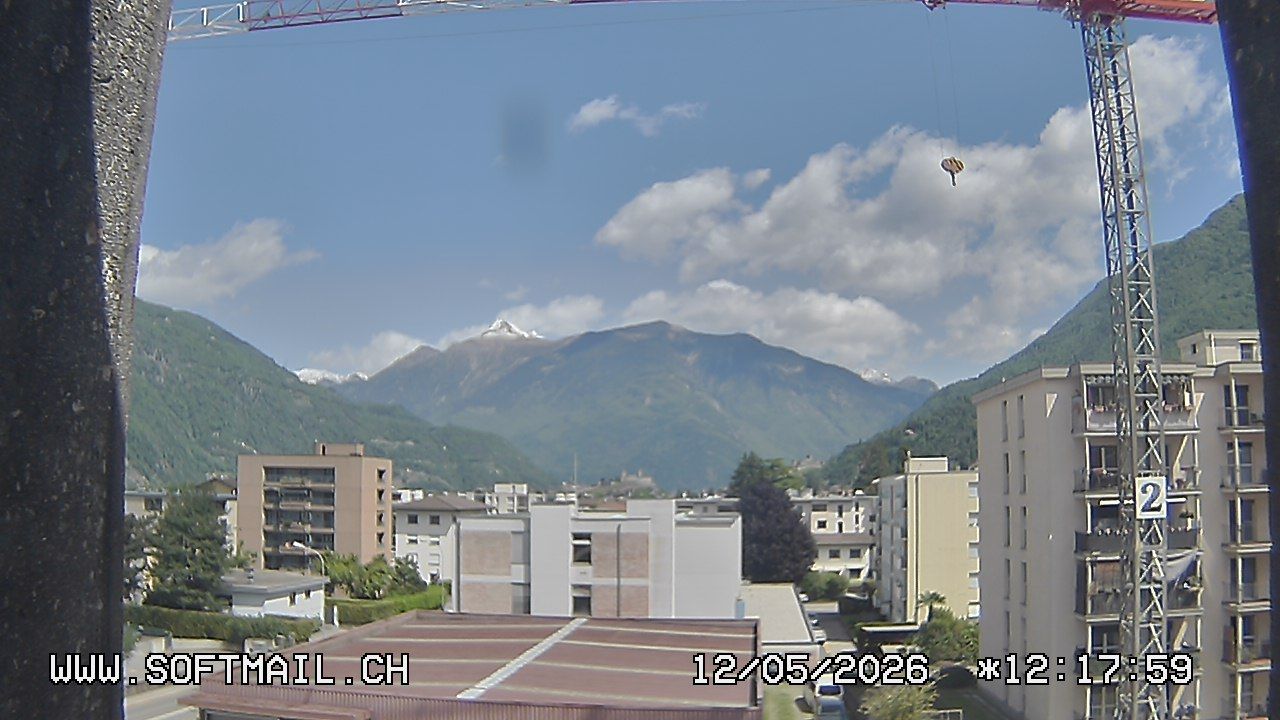 Bellinzona: Tessin, Schweiz: Giubiasco Richtung 3 Castelli di