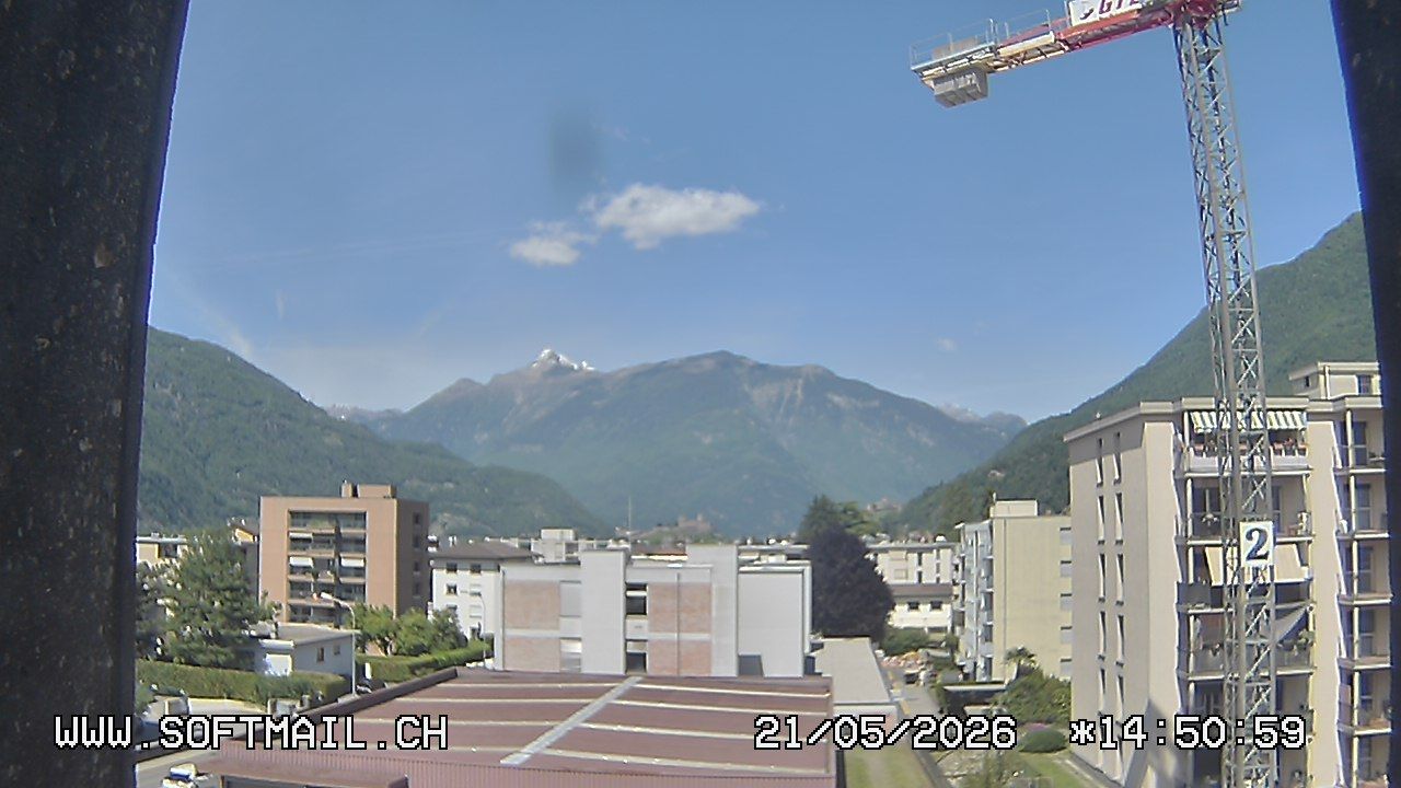 Bellinzona: Tessin, Schweiz: Giubiasco Richtung 3 Castelli di