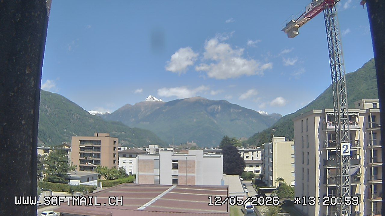 Bellinzona: Tessin, Schweiz: Giubiasco Richtung 3 Castelli di