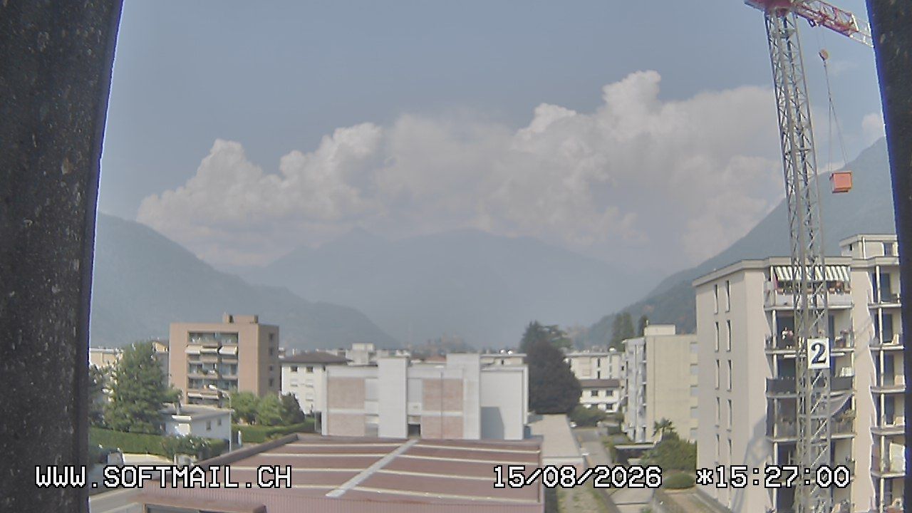 Bellinzona › Norden: Tessin, Schweiz: Giubiasco Richtung 3 Castelli di