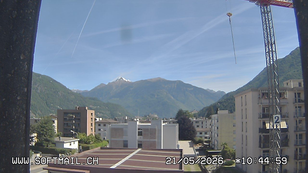 Bellinzona: Tessin, Schweiz: Giubiasco Richtung 3 Castelli di