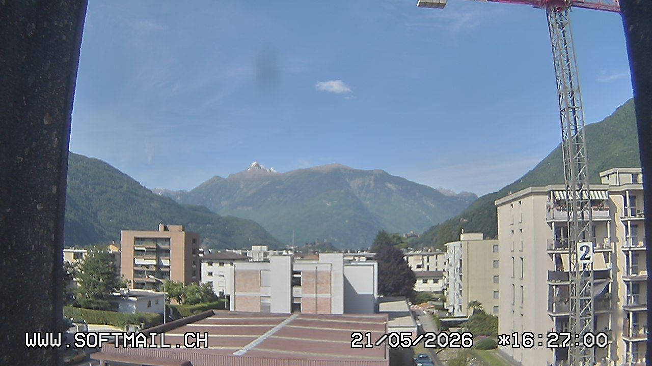 Bellinzona: Tessin, Schweiz: Giubiasco Richtung 3 Castelli di