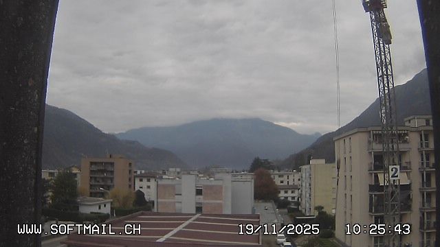 Bellinzona: Tessin, Schweiz: Giubiasco Richtung 3 Castelli di