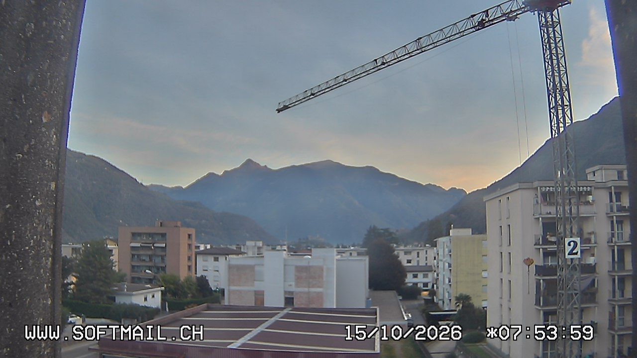 Bellinzona › Norden: Tessin, Schweiz: Giubiasco Richtung 3 Castelli di