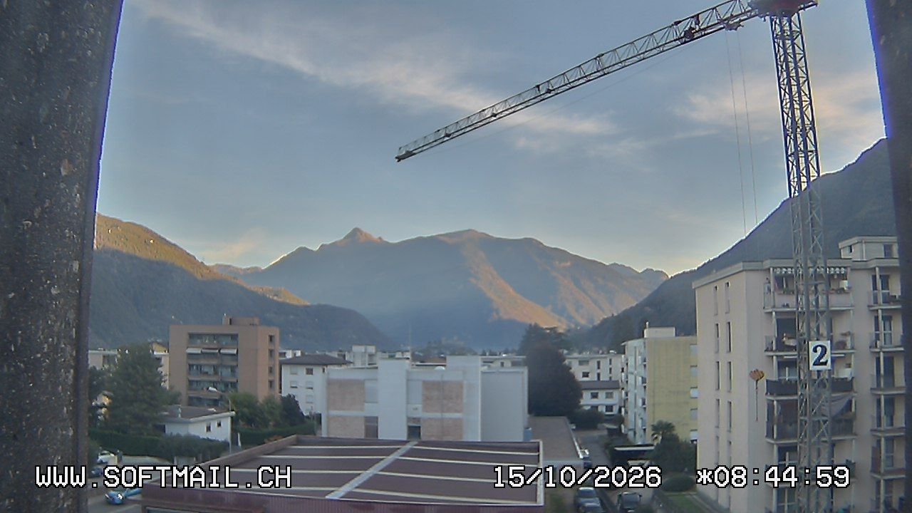 Bellinzona › Norden: Tessin, Schweiz: Giubiasco Richtung 3 Castelli di