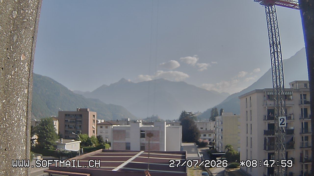 Bellinzona: Tessin, Schweiz: Giubiasco Richtung 3 Castelli di
