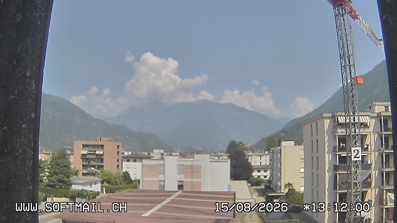 Bellinzona › Norden: Tessin, Schweiz: Giubiasco Richtung 3 Castelli di