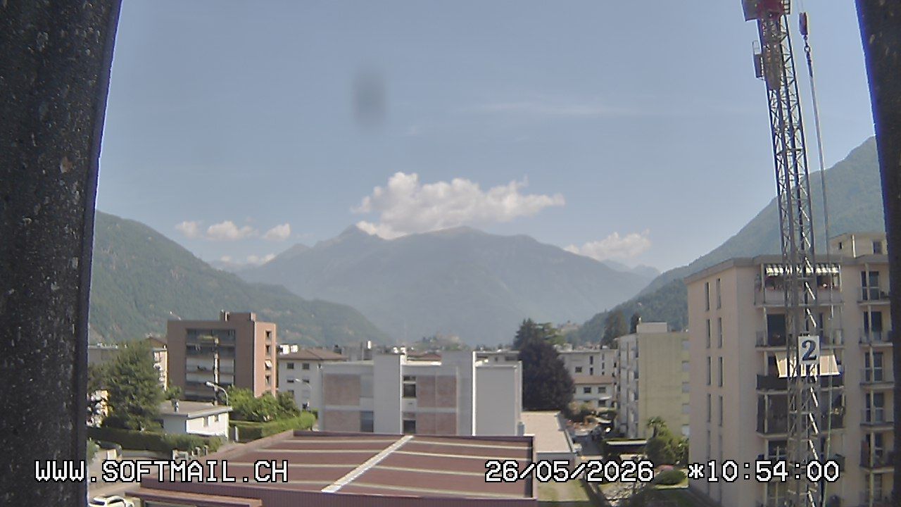 Bellinzona: Tessin, Schweiz: Giubiasco Richtung 3 Castelli di
