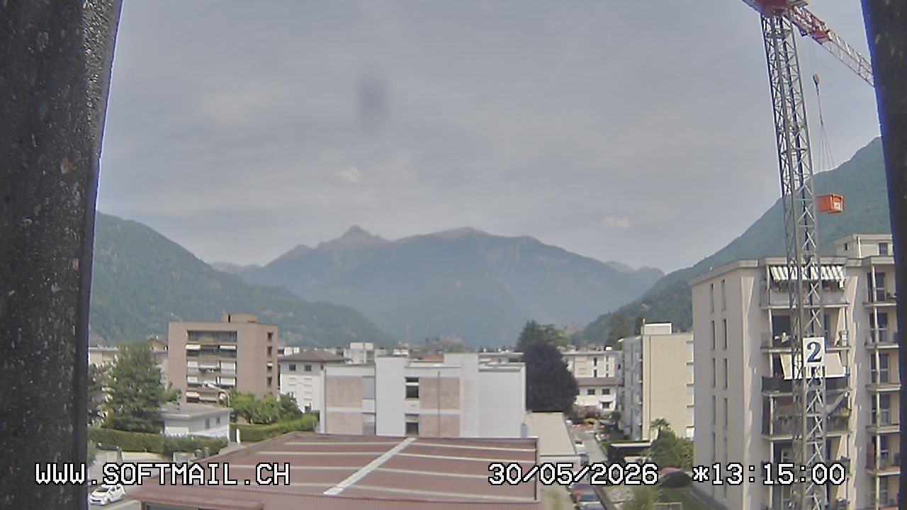 Bellinzona: Tessin, Schweiz: Giubiasco Richtung 3 Castelli di