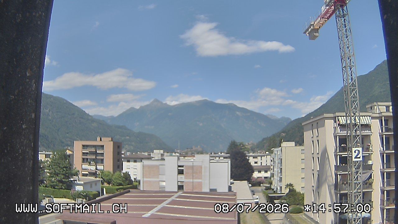 Bellinzona: Tessin, Schweiz: Giubiasco Richtung 3 Castelli di
