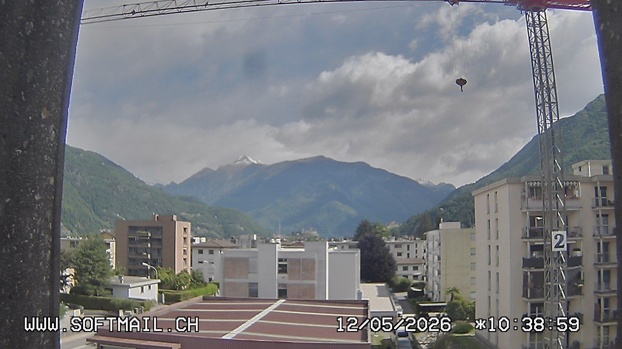 Bellinzona: Tessin, Schweiz: Giubiasco Richtung 3 Castelli di