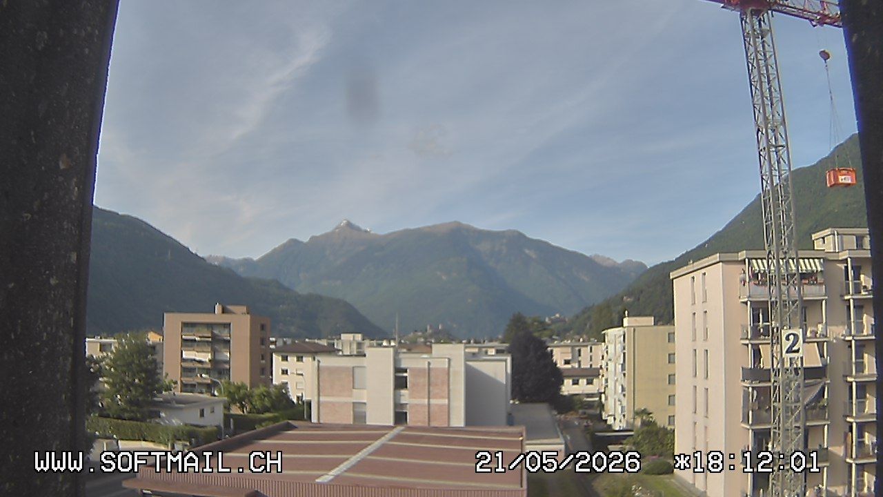 Bellinzona: Tessin, Schweiz: Giubiasco Richtung 3 Castelli di