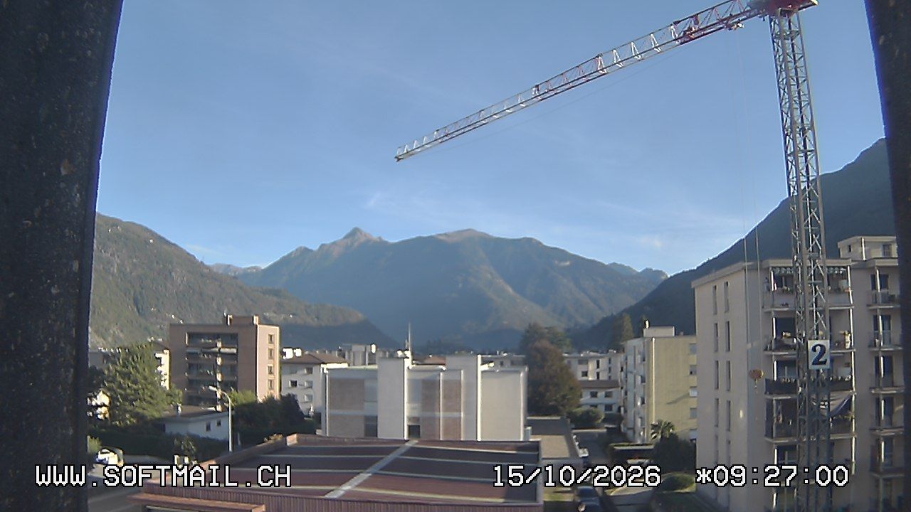 Bellinzona › Norden: Tessin, Schweiz: Giubiasco Richtung 3 Castelli di