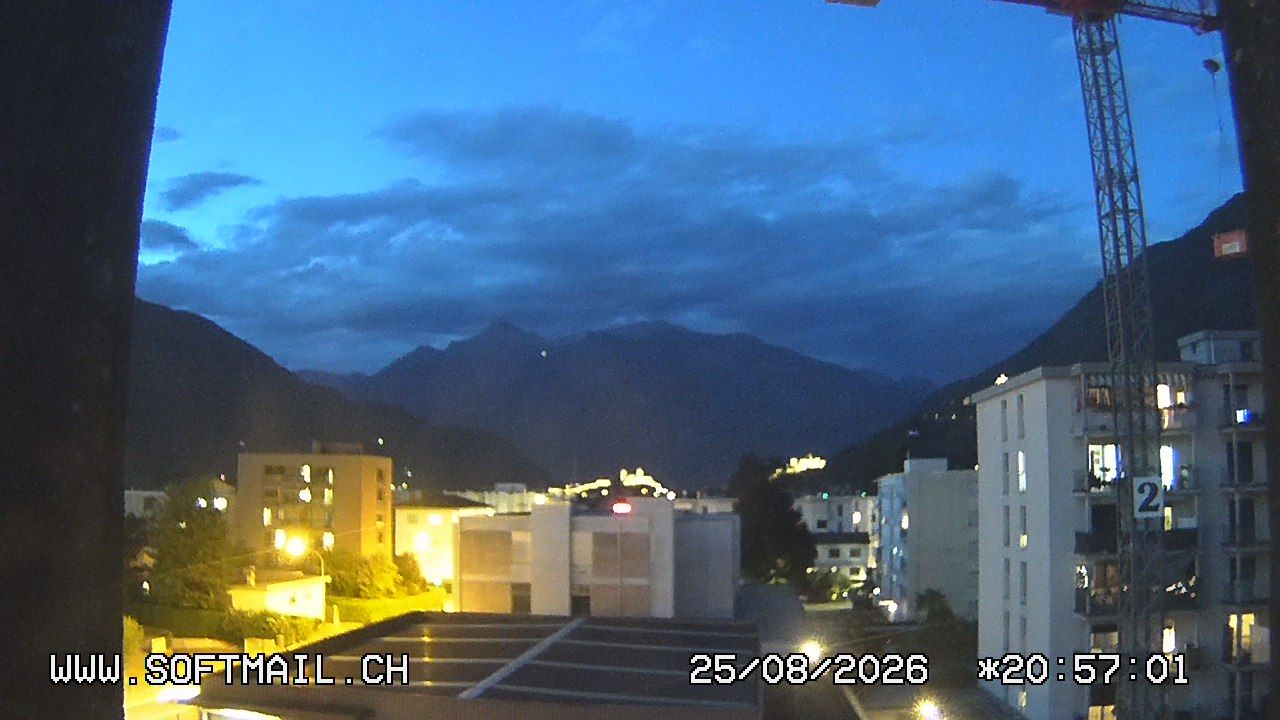 Bellinzona › Norden: Tessin, Schweiz: Giubiasco Richtung 3 Castelli di