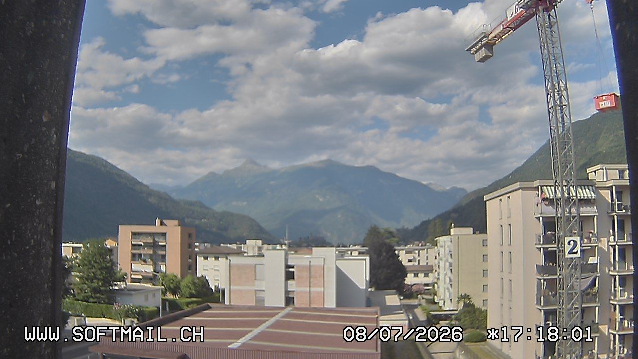 Bellinzona: Tessin, Schweiz: Giubiasco Richtung 3 Castelli di
