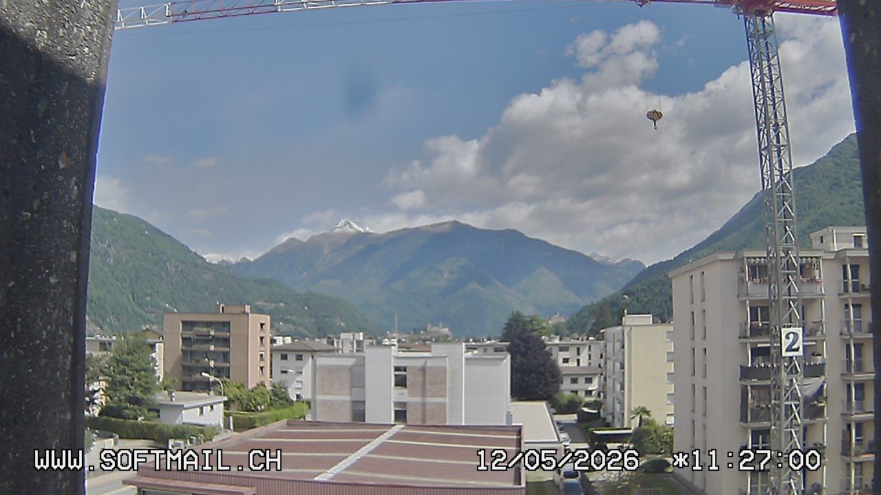 Bellinzona: Tessin, Schweiz: Giubiasco Richtung 3 Castelli di