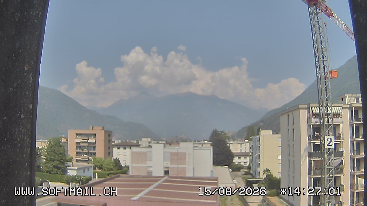 Bellinzona › Norden: Tessin, Schweiz: Giubiasco Richtung 3 Castelli di