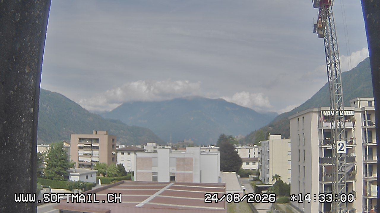 Bellinzona › Norden: Tessin, Schweiz: Giubiasco Richtung 3 Castelli di