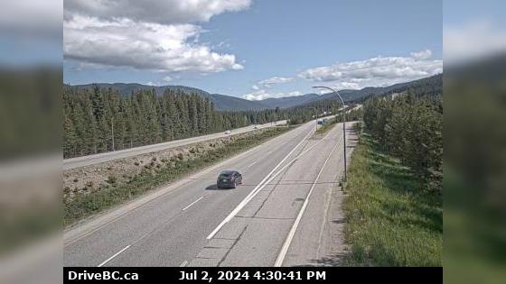 Traffic Cam Thompson-Nicola Regional District › South: Hwy 5 southbound, at Mine Creek Rd, looking south