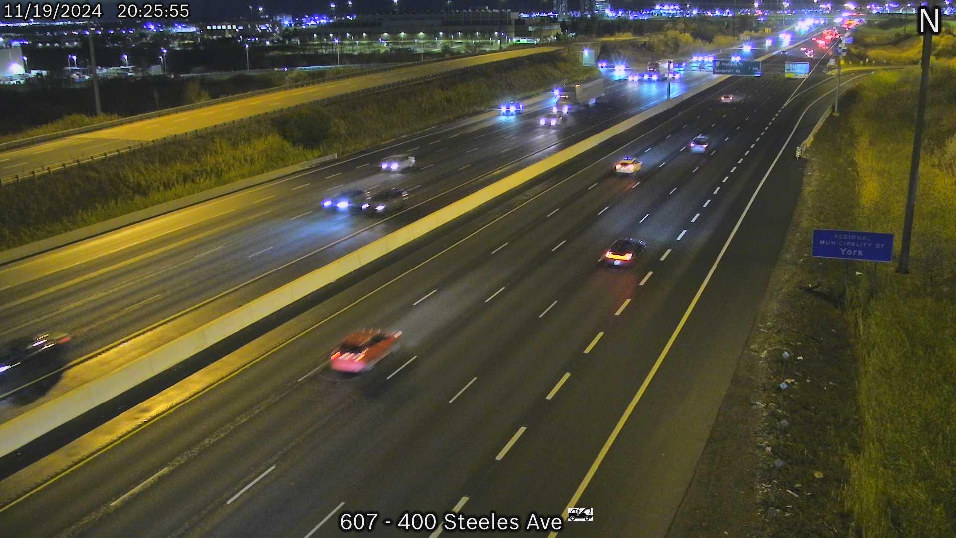 Traffic Cam Vaughan: Highway 400 near Steeles Avenue