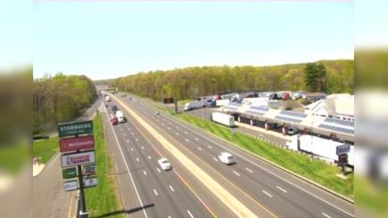 Traffic Cam Milford: CAM - I-95 NB S/O Exit - Rest Area