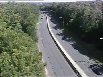 Traffic Cam Middletown › South: RT 9 Bow Lane s/o Bow Lane Overpass