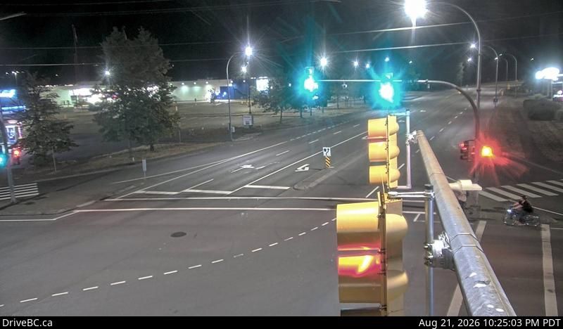 Traffic Cam Courtenay › South: Hwy 19A at Ryan Road in - looking southbound