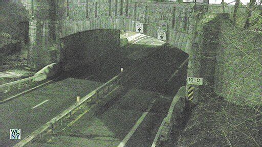 Traffic Cam White Plains › South: Bronx River Parkway at Main Street