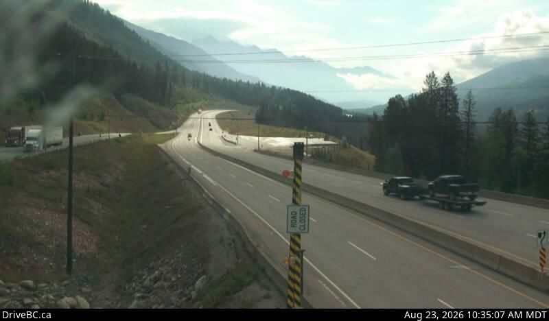 Traffic Cam Golden › East: Hwy 1 (Kicking Horse Canyon) at 10 Mile Brake Check, looking east