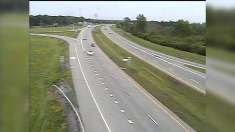 Traffic Cam Lewiston › North: I-190 at Exit 25B (Upper Mountain Road)