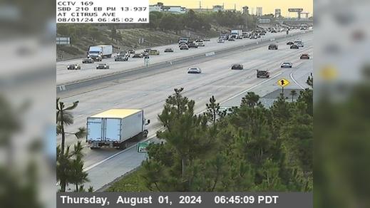 Traffic Cam Fontana › East: I-210 : (169) Citrus