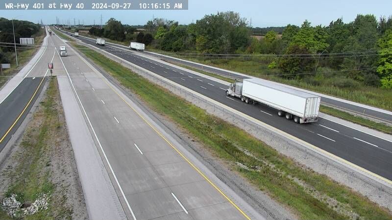 Traffic Cam Chatham: Highway 401 near Highway