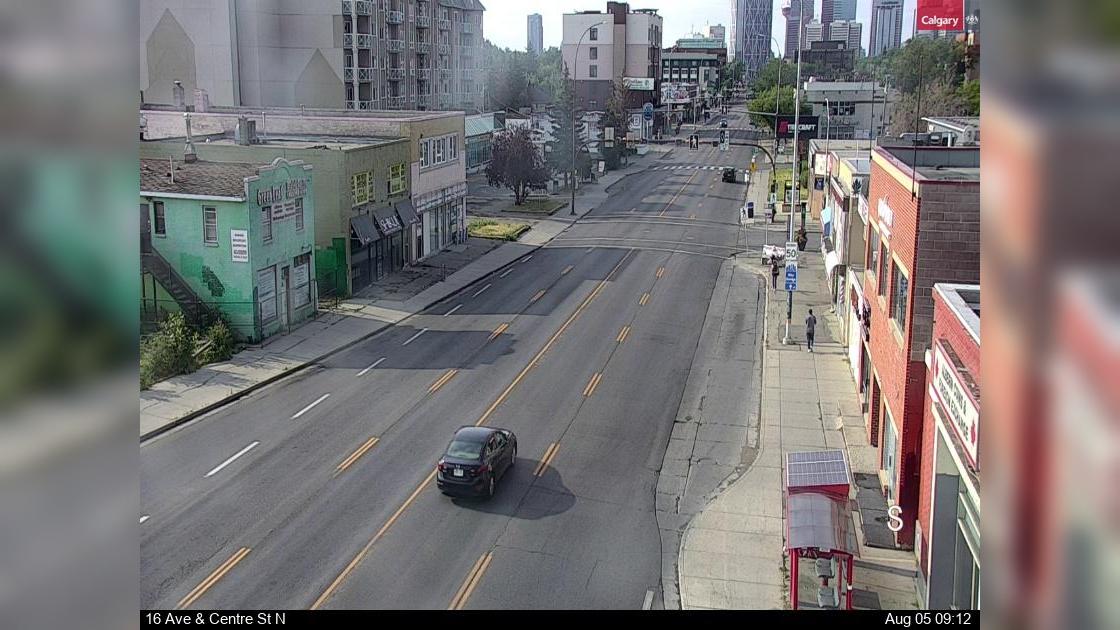 Traffic Cam Balmoral: 16 Avenue - Centre Street N