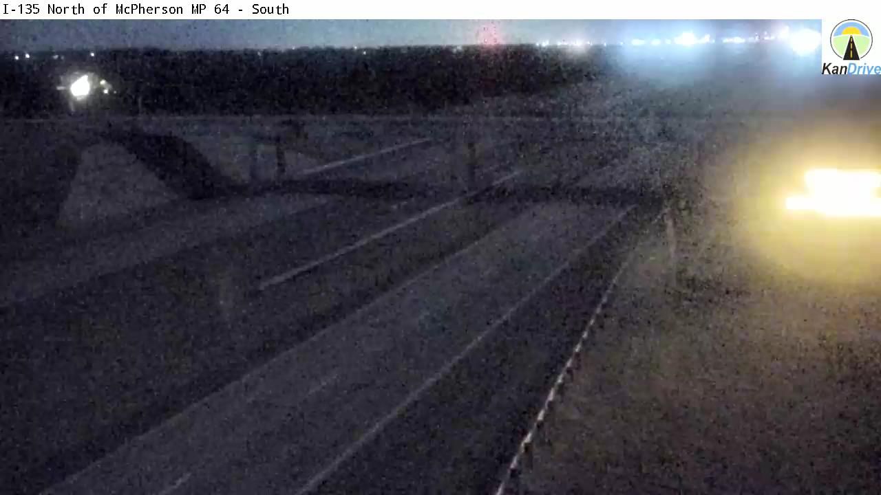 Traffic Cam New Gottland: I-135 north of McPherson