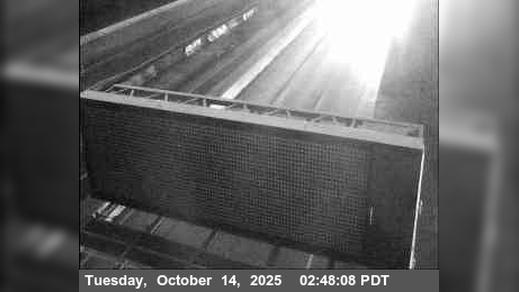 Traffic Cam Stockton › South: SB I-5 N/O Hammer Lane