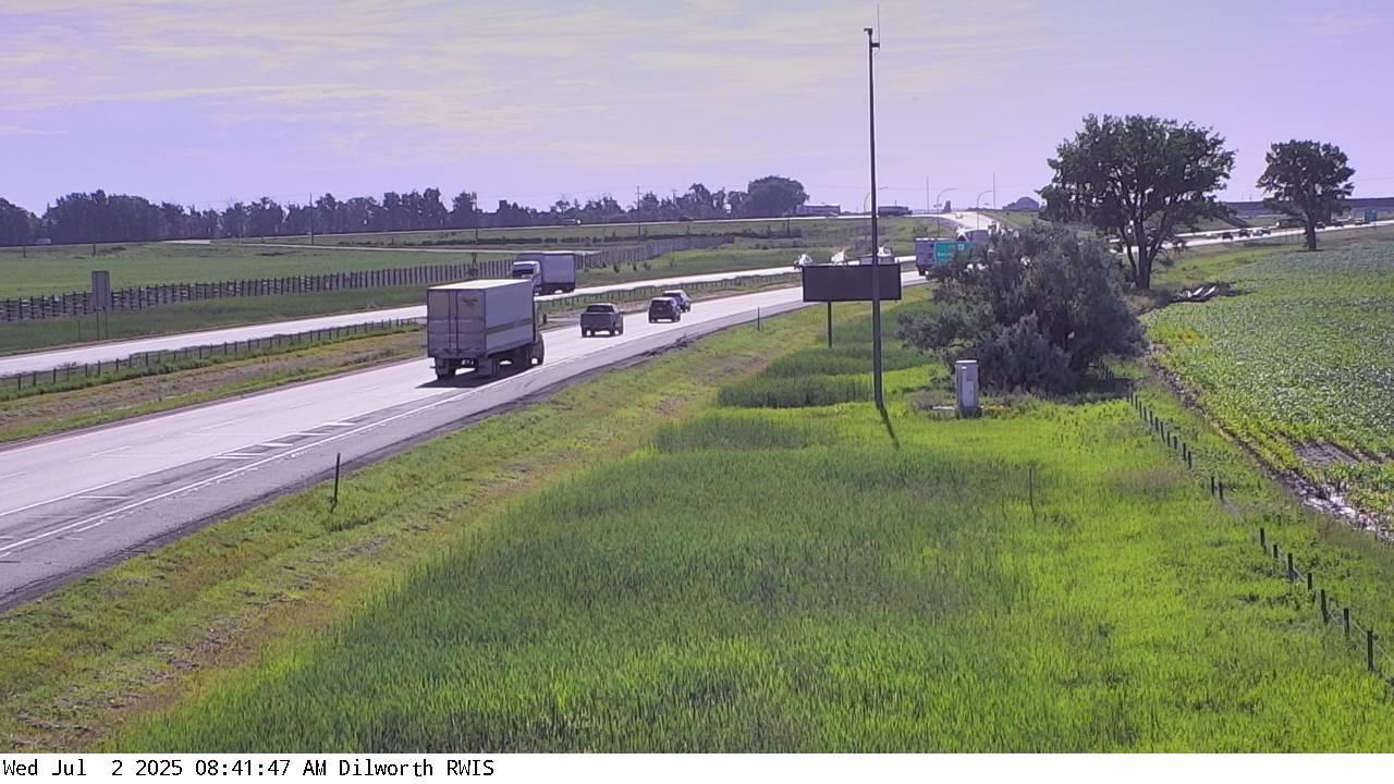 Traffic Cam Watts: I-94: I-94 (Dilworth - MP 5): I-94 (Dilworth - MP 5) View