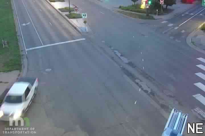 Traffic Cam White Bear Lake: US 61: T.H.61 SB @ Co Rd