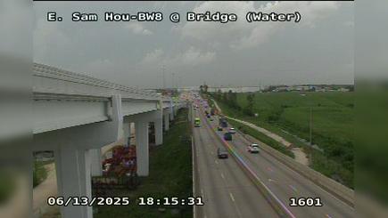 Traffic Cam Pasadena › South: E. Sam Hou-BW8 at Bridge (Water)