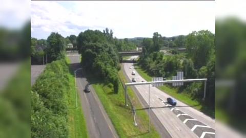 Traffic Cam New Britain › North: RT 9 North Exit 37 (Ctfastrak Busway)