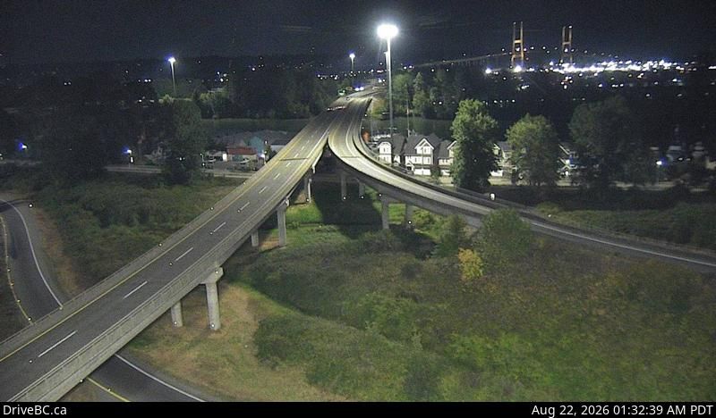 Traffic Cam Delta › South: Hwy 91, southbound approach to Alex Fraser Bridge, looking south