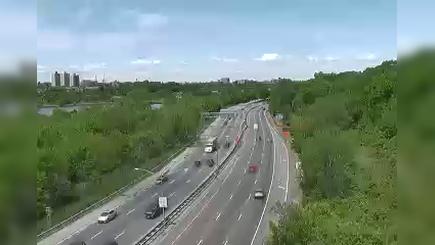 Traffic Cam New York › North: I-678 at 73rd Terrace