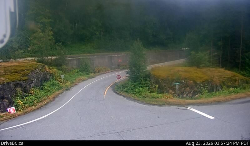 Traffic Cam Harrison Hot Springs › South: Hwy 1 at Herrling Island overpass, looking south