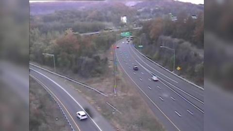 Traffic Cam New Britain: CAM - I-84 WB Exit 35 - North Mountain Rd