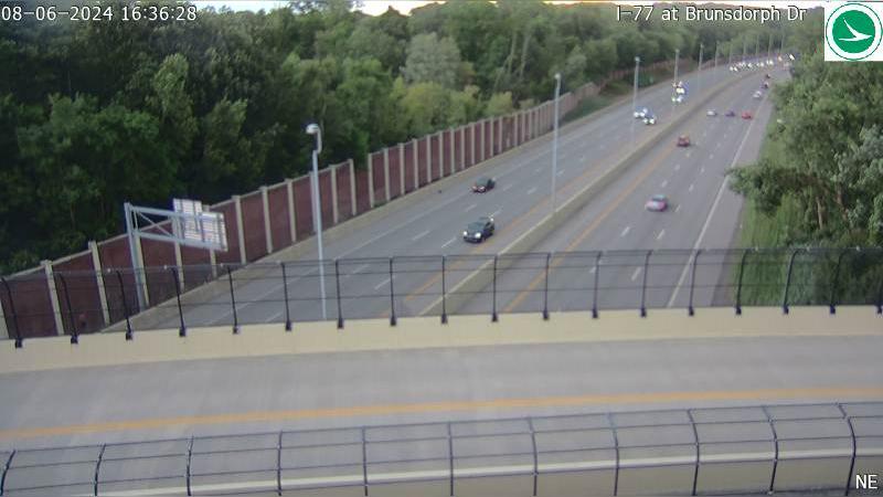 Traffic Cam Fairlawn: I-77 at Brunsdorph Dr