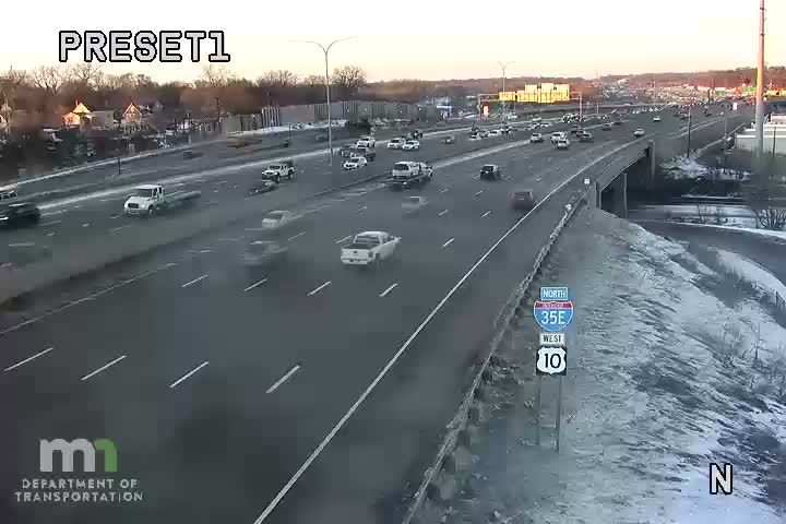 Traffic Cam St. Paul: I-35E @ Pennsylvania Ave