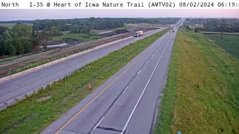 Traffic Cam Cambridge: AM - I-35 @ Heart of - Nature Trail (02)